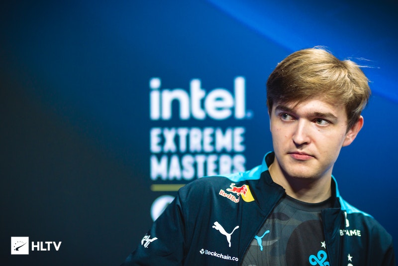 电竞世界杯官方确认：T1将BLG、TES、TL的战队秘钥放进奖杯